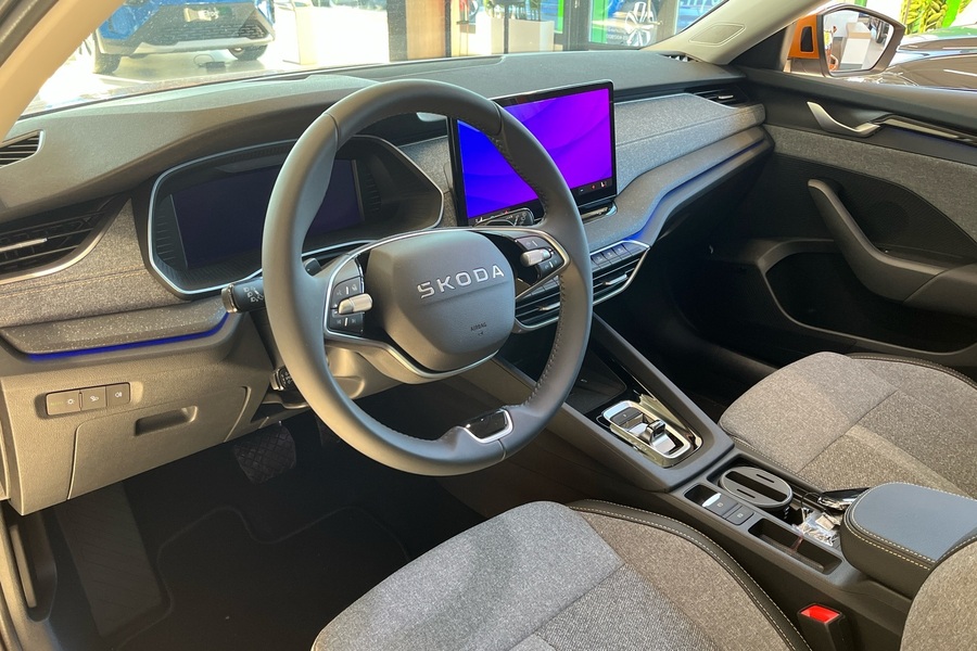 Combi 1.5 TSI 116 Style eTEC DSG Autom. - Korkokampanja 1,99% + kulut! - Automaattivaihteisto nyt veloituksetta | Canton Sound System | Webasto | Vetokoukku | Premium metalliväri Phoenix Orange heti ajoon Skoda Octavia