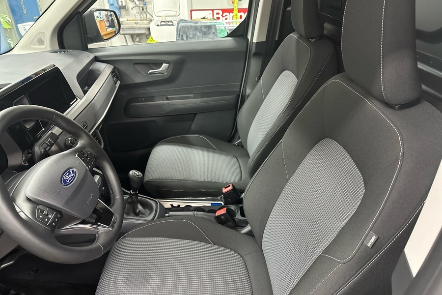 Trend 1.5 EcoBlue 100 hv M6 - "Talvirenkaat 0€ / korkotarjous 1,9%+ kulut" heti ajoon Ford Transit Courier