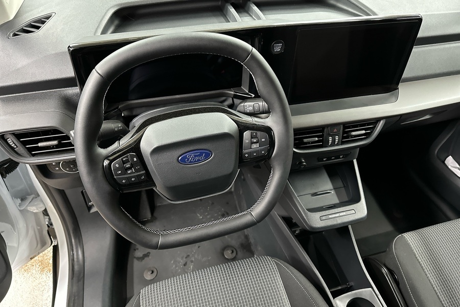 heti ajoon Ford Transit Courier