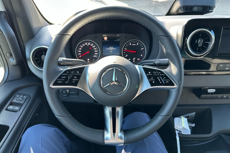 heti ajoon Mercedes-Benz Sprinter