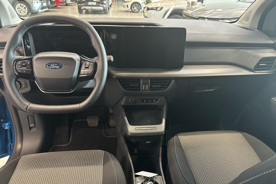 E-Transit Courier Trend BEV 100 kW / 136 hv / 290 Nm heti ajoon Ford Transit Courier