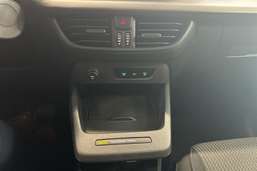 E-Transit Courier Trend BEV 100 kW / 136 hv / 290 Nm heti ajoon Ford Transit Courier