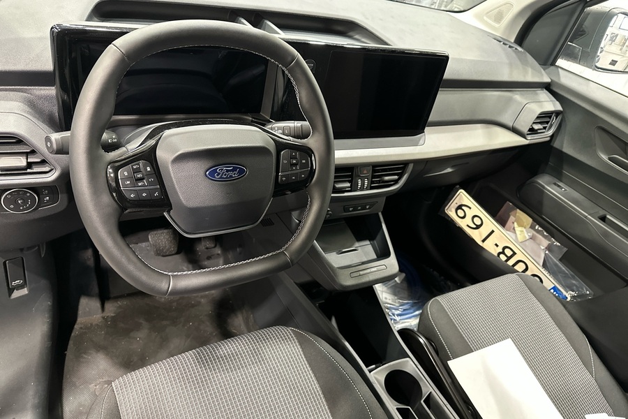 heti ajoon Ford Transit Courier