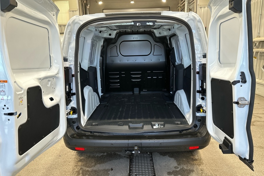 heti ajoon Ford Transit Courier