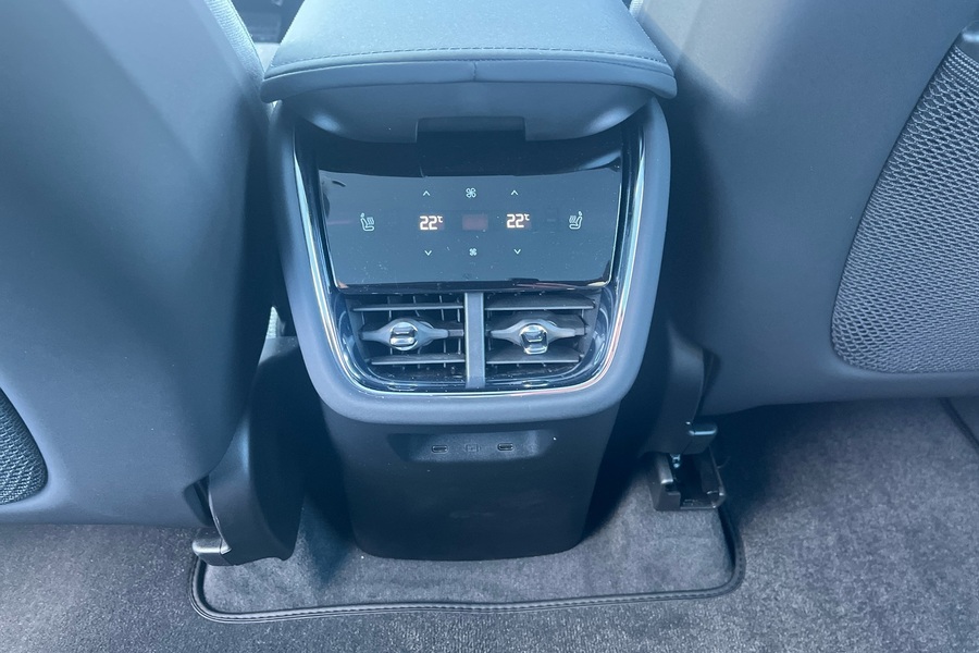 heti ajoon Volvo EX90