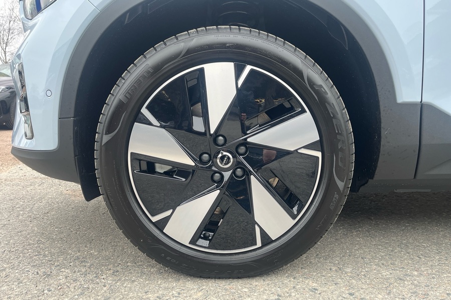 heti ajoon Volvo EX40