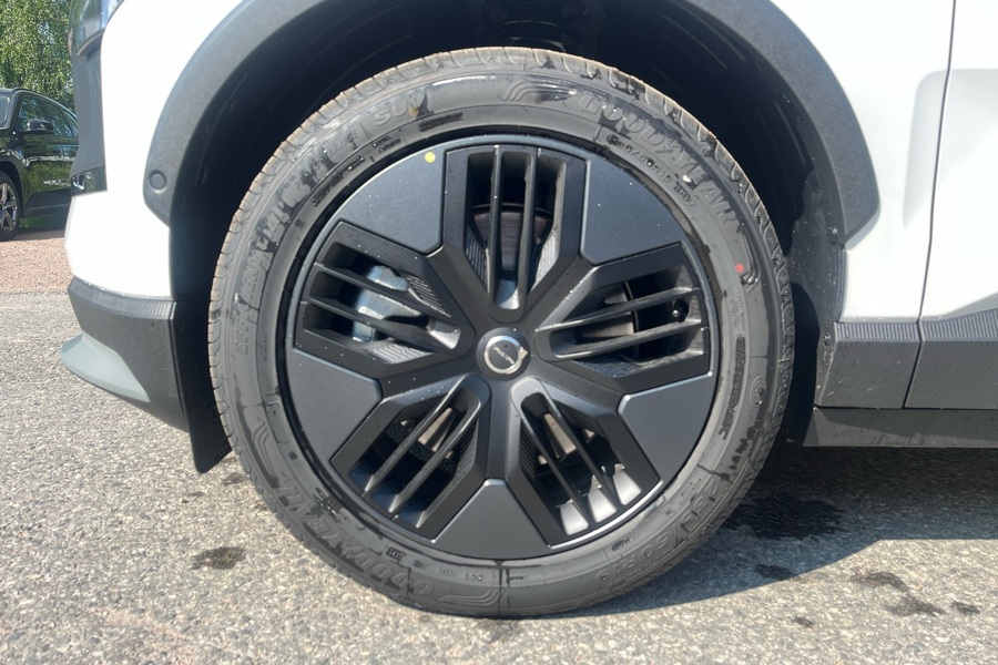 heti ajoon Volvo EX30 Cross Country