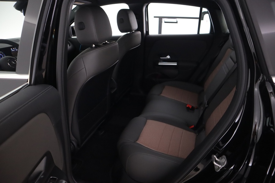 heti ajoon Mercedes-Benz EQA