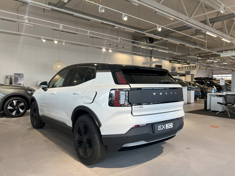 heti ajoon Volvo EX30 Cross Country