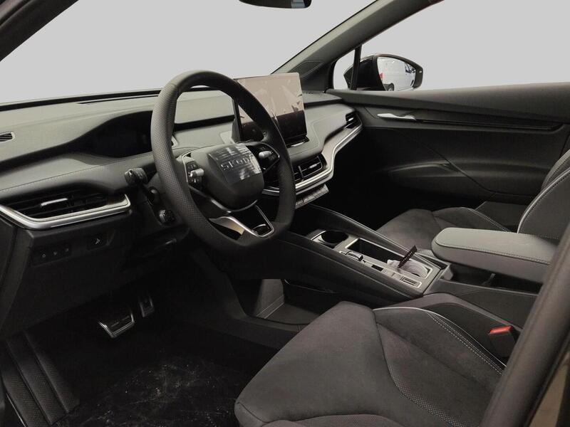 85x 4x4 SportLine - Vetokoukku, sähköisesti esiin taitettava heti ajoon Skoda Enyaq