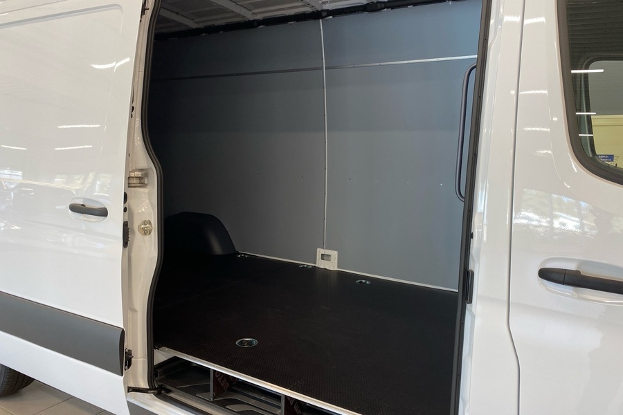 heti ajoon Mercedes-Benz Sprinter