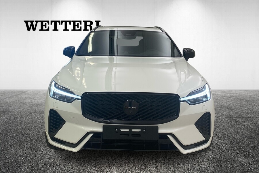 T8 AWD Long Range High Performance Ultra Black Edition heti ajoon Volvo XC60