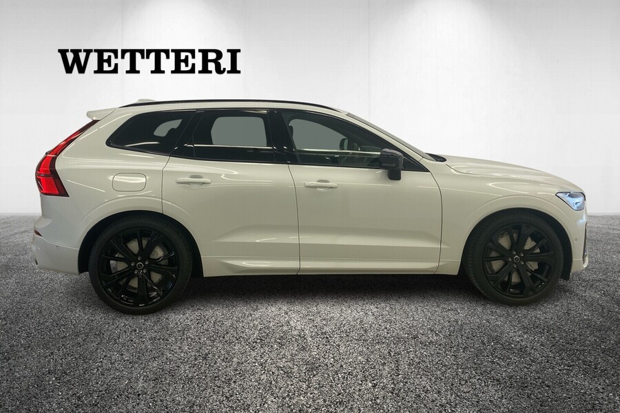 T8 AWD Long Range High Performance Ultra Black Edition heti ajoon Volvo XC60