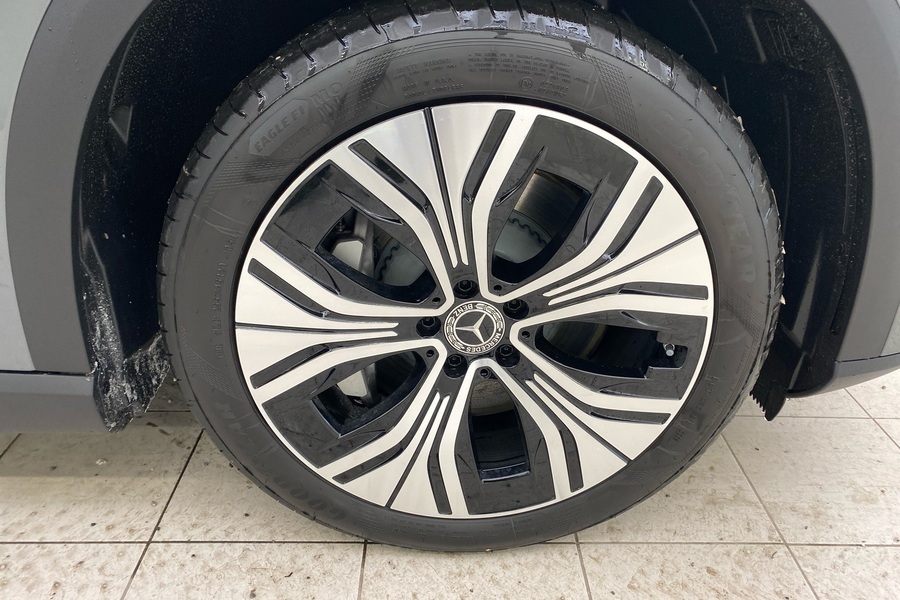 heti ajoon Mercedes-Benz EQE