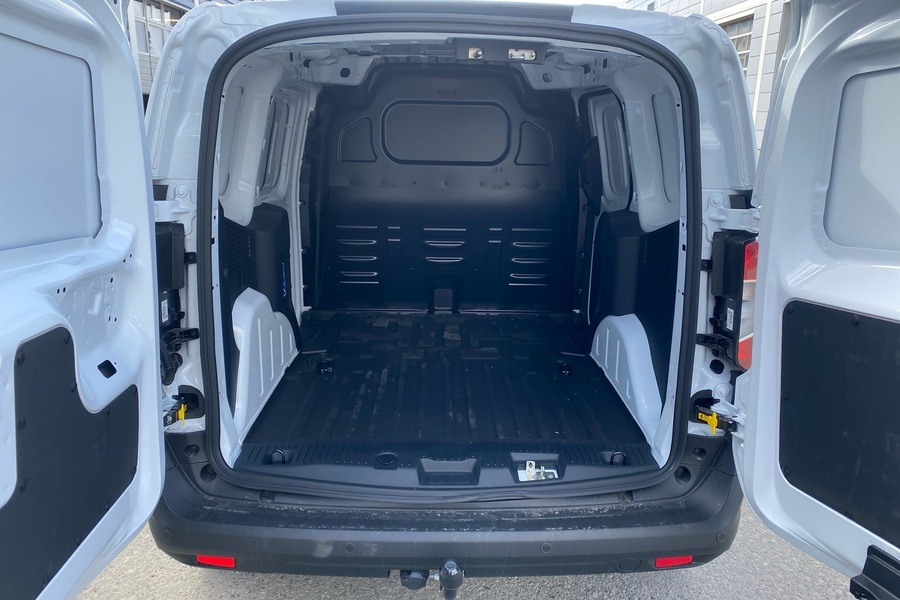 heti ajoon Ford Transit Courier