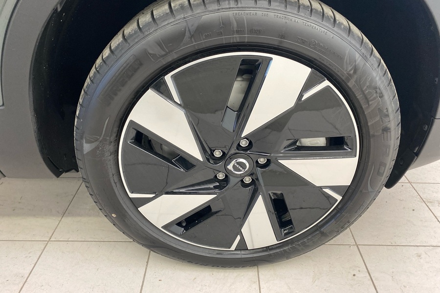 heti ajoon Volvo EX40