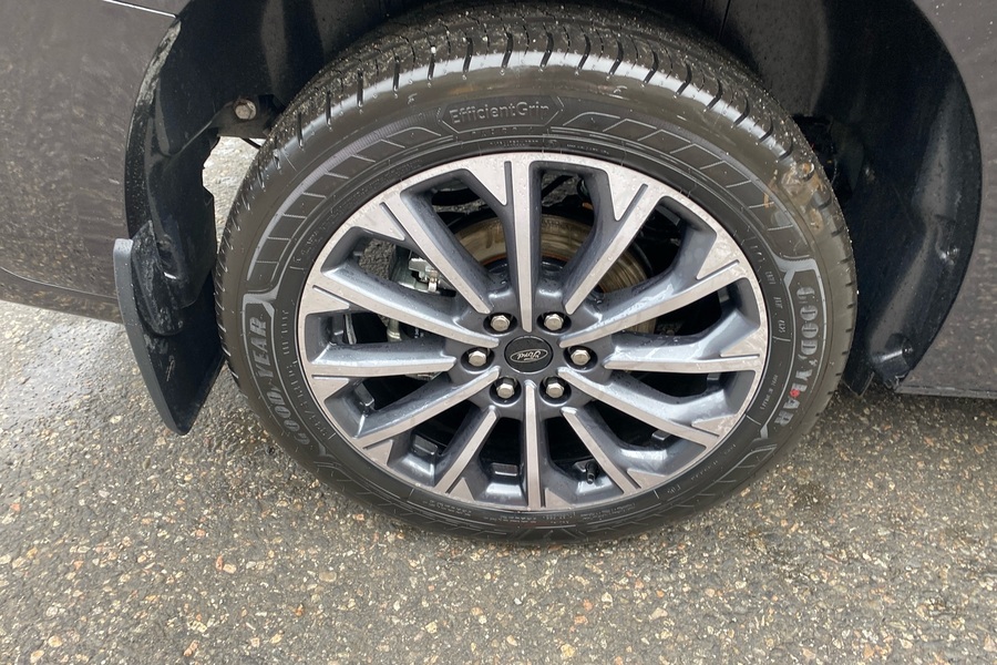 heti ajoon Ford Tourneo Custom