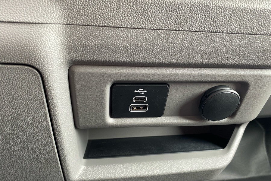 heti ajoon Ford Transit Custom