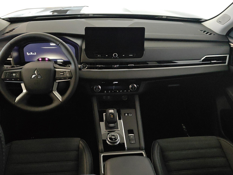 2.4 PHEV AT Invite 4WD - Tähän autoon rahoitus vain 1,99 %* korolla! heti ajoon Mitsubishi Outlander