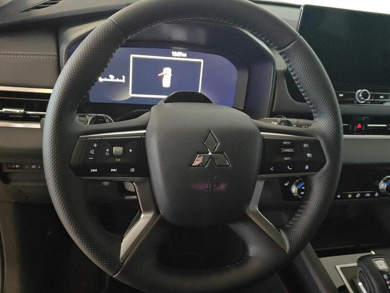 2.4 PHEV AT Invite 4WD - Tähän autoon rahoitus vain 1,99 %* korolla! heti ajoon Mitsubishi Outlander