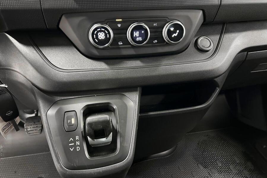 heti ajoon Nissan Primastar