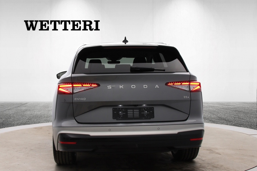85x 4x4 Style - **Lounge sisusta / Vetokoukku / Maxx-paketti / Heti ajoon** heti ajoon Skoda Enyaq