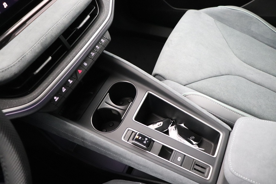 85x 4x4 Style - **Lounge sisusta / Vetokoukku / Maxx-paketti / Heti ajoon** heti ajoon Skoda Enyaq