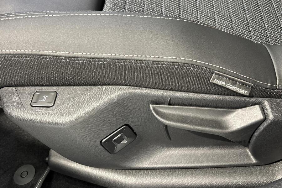 heti ajoon Peugeot E-3008