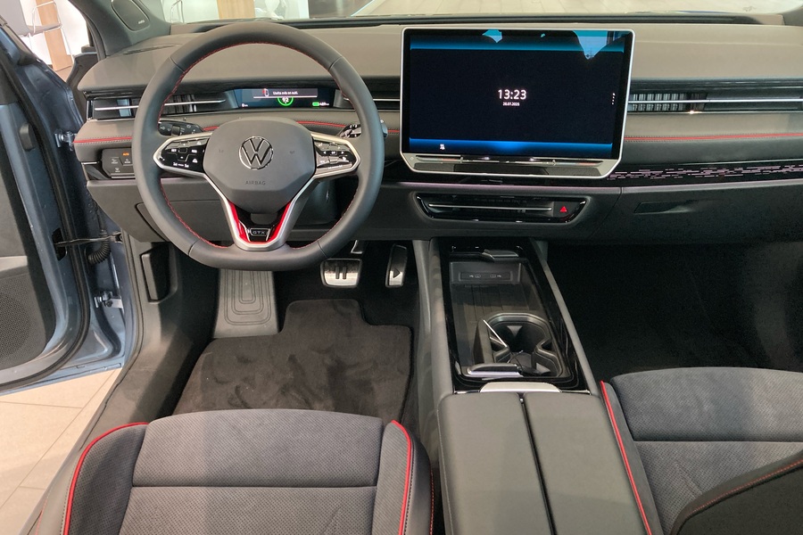 Tourer GTX 4MOTION 75-v Juhlamalli 250 kW, akku 86 kWh heti ajoon Volkswagen ID.7