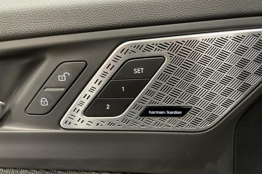 25e A xDrive Charged Plus//LATAUSHYBRIDI//KAMPANJAMALLI *** Tähän autoon talvirenkaat 980 € heti ajoon BMW X1