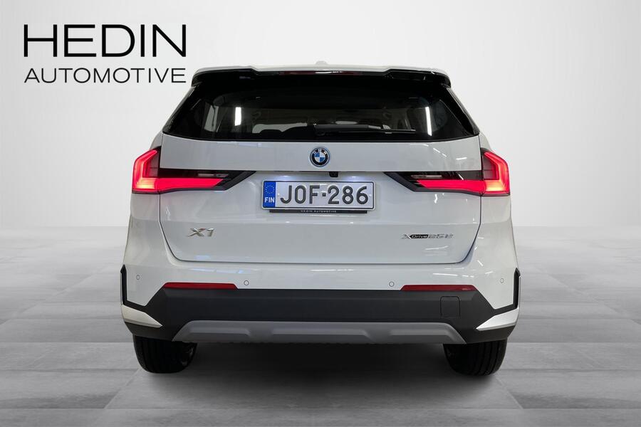 25e Automaatti xDrive Charged Edition Premium//LATAUSHYBRIDI//KAMPANJAHINTA *** Tähän autoon talvire heti ajoon BMW X1
