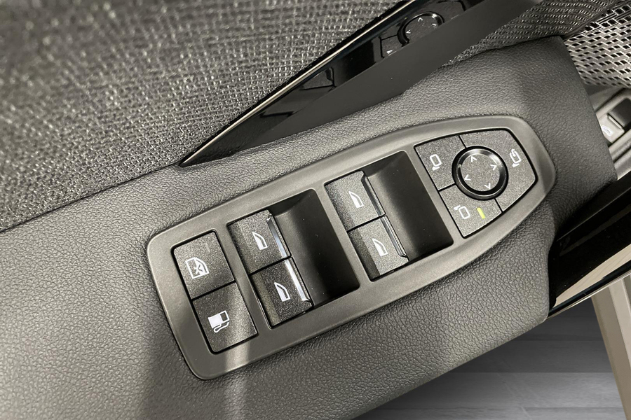 25e Automaatti xDrive Charged Edition Premium//LATAUSHYBRIDI//KAMPANJAHINTA *** Tähän autoon talvire heti ajoon BMW X1