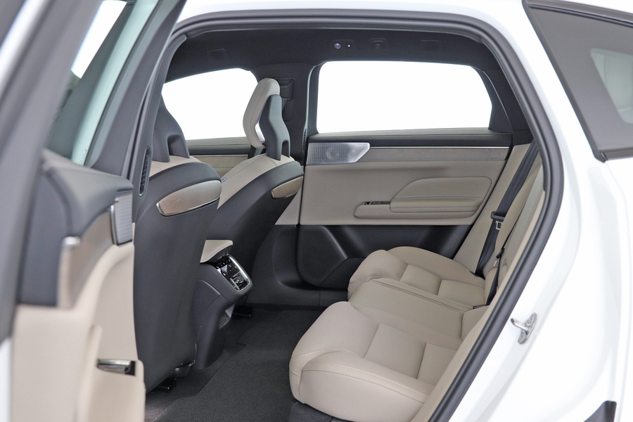 heti ajoon Volvo ES90