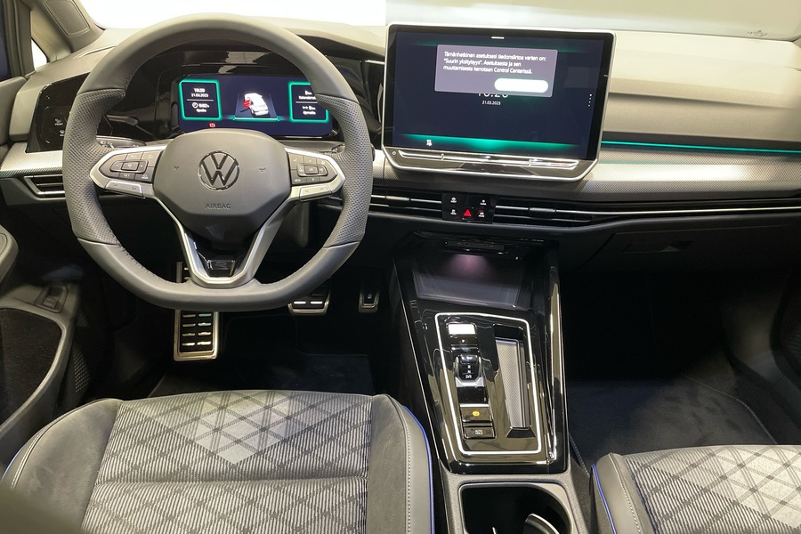 Variant R-Line Edition 1,5 eTSI 85 kW (MHEV) DSG-automaatti heti ajoon Volkswagen Golf