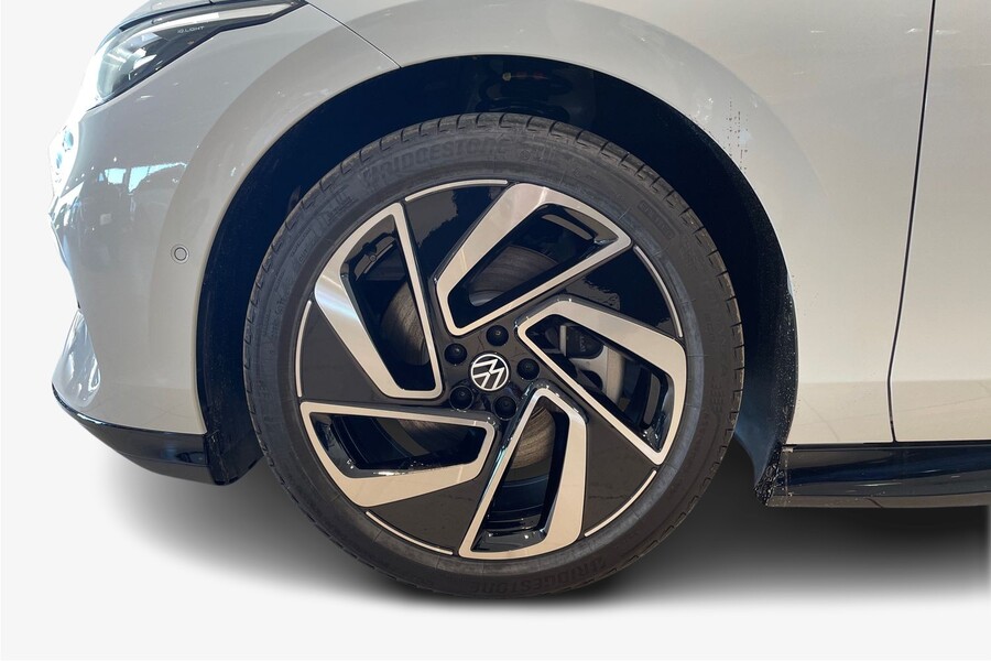 Pro Elegance 75-v Juhlamalli 210 kW, akku 77 kWh | Korko 1,49%+kulut | Mukautuva alustansäätö | heti ajoon Volkswagen ID.7