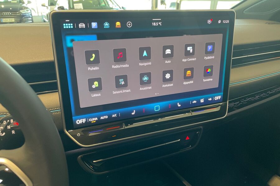 Pro Elegance 75-v Juhlamalli 210 kW, akku 77 kWh | Korko 1,49%+kulut | Mukautuva alustansäätö | heti ajoon Volkswagen ID.7