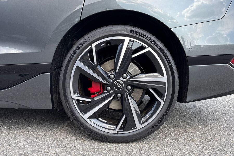 heti ajoon Audi A6 e-tron