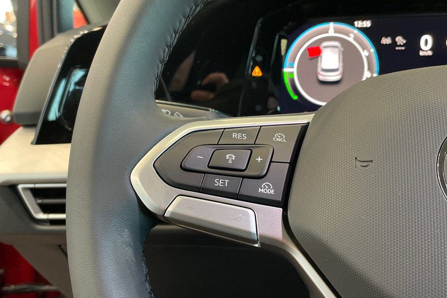 Comfort 75-v Juhlamalli eHybrid 150 kW (PHEV) DSG | Korkotarjous 1,49 %| Led valot | Light assist | heti ajoon Volkswagen Golf