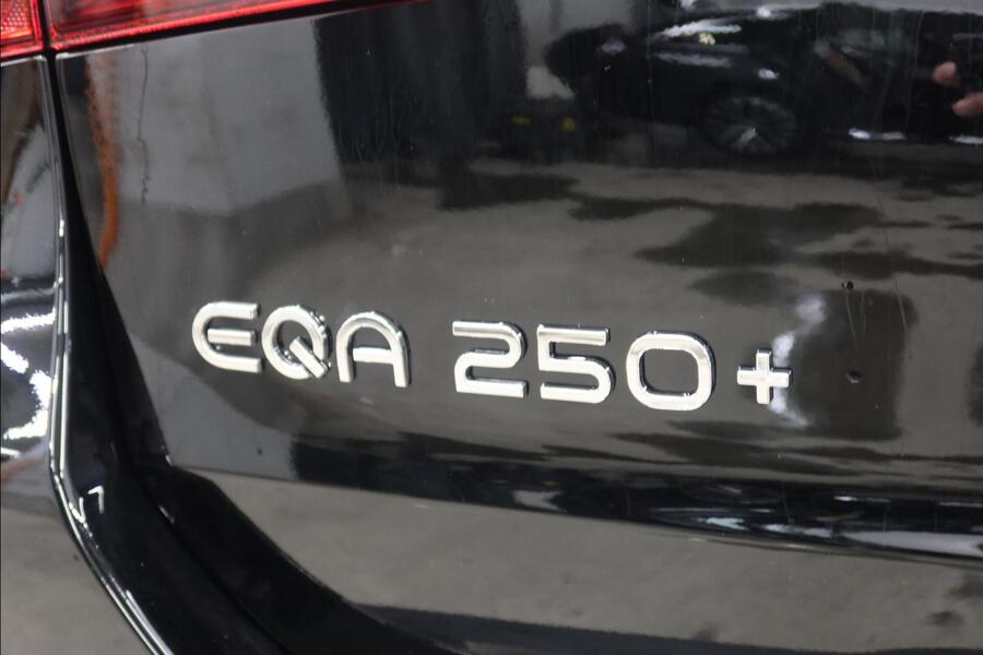 heti ajoon Mercedes-Benz EQA