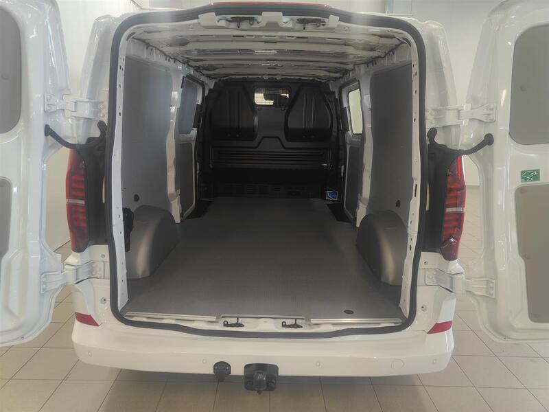 Pitkä umpipakettiauto 2,0 TDI 110 kW 4Motion, Automaatti " Heti toimitukseen" heti ajoon Volkswagen Transporter