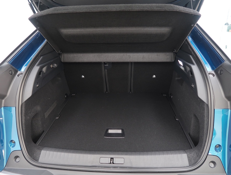 heti ajoon Peugeot E-3008