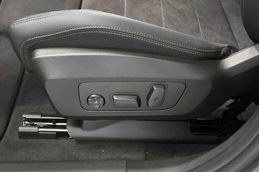 U10 xDrive30 xDrive Edition Fully Charged *** Rahoituskorko 0,99 % + kulut heti ajoon BMW iX2