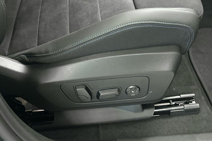 U10 xDrive30 xDrive Edition Fully Charged *** Rahoituskorko 0,99 % + kulut heti ajoon BMW iX2