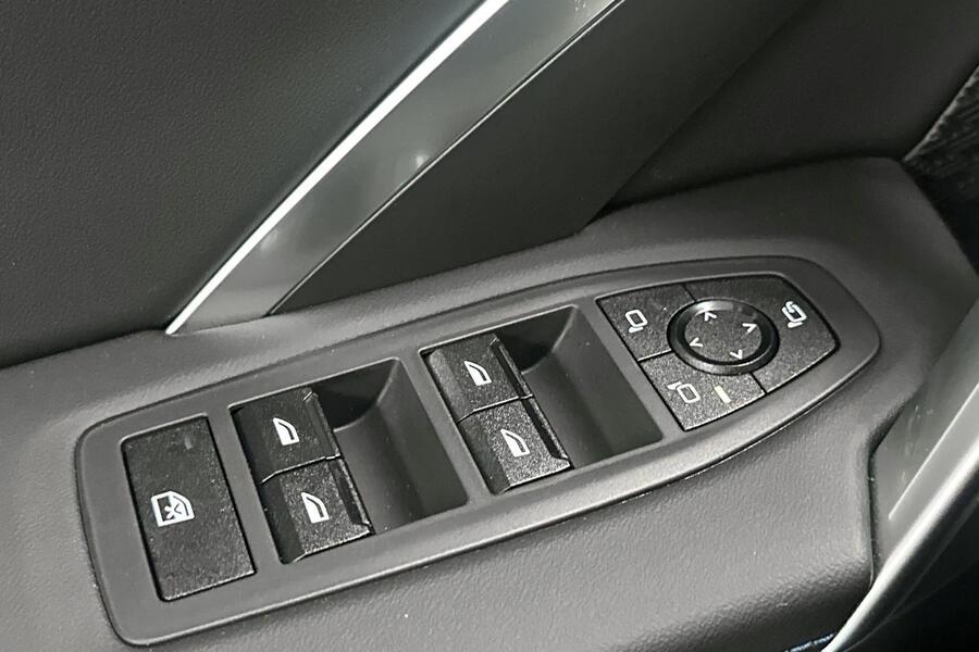 U10 xDrive30 xDrive Edition Fully Charged *** Rahoituskorko 0,99 % + kulut heti ajoon BMW iX2