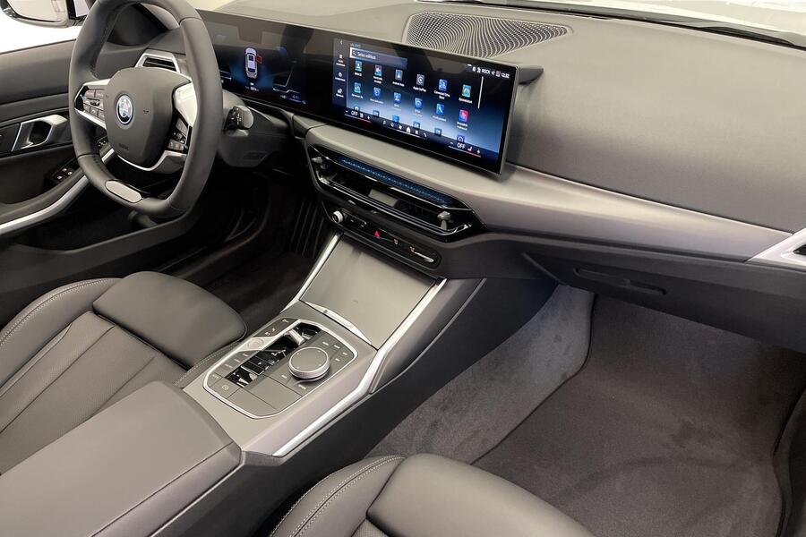 heti ajoon BMW 330