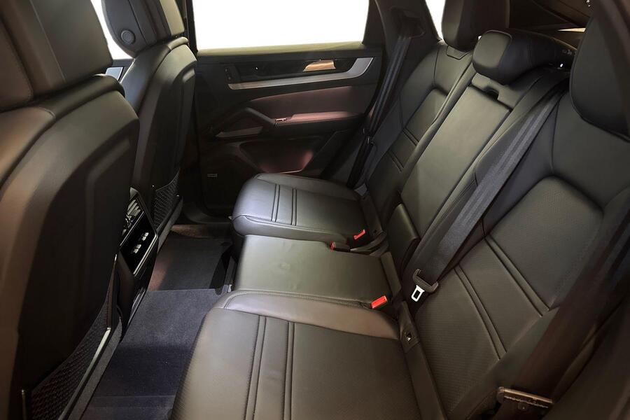 heti ajoon Porsche Cayenne