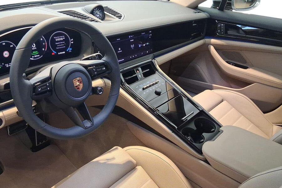 heti ajoon Porsche Panamera