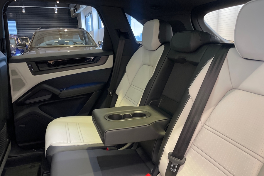 heti ajoon Porsche Cayenne