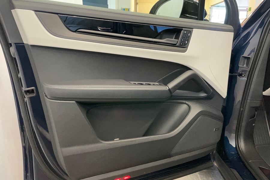 heti ajoon Porsche Cayenne