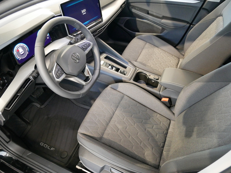 Comfort Edition 1,5 eTSI 110 kW (MHEV) DSG-automaatti *Kansan suosikki nopeaan toimitukseen!* heti ajoon Volkswagen Golf